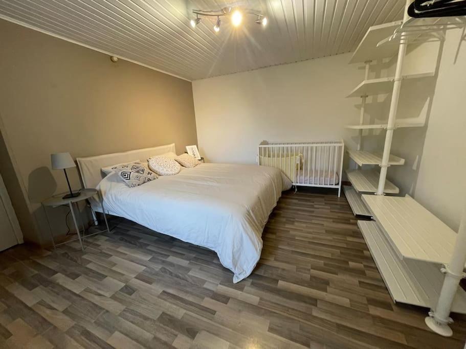 Charmante Maison De Vacances Vaux-sur-Sure Экстерьер фото